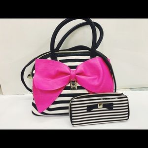 SALE🎉 Betsey Johnson Striped Bag and Wallet Set